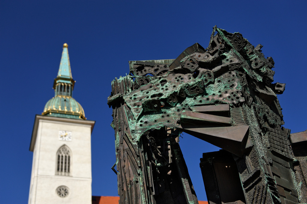 Holocaust Monument | Bratislava, Slowakei - March 03, 2012: Holocaust Monument. - Realisiert mit Pictrs.com