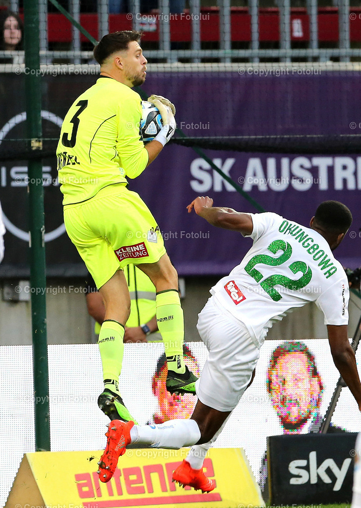 A_LUI_281023_09 | SPORT,FUSSBALL,ADMIRAL BUNDESLIGA AUSTRIA KLAGENFURT-WSG TIROL 28.10.2023
IM BILD: OSARENREN OKUNGBOWA (WSG) UND PHILLIPP MENZL  (KLAGENGURT)FOTO: FOTOLUI