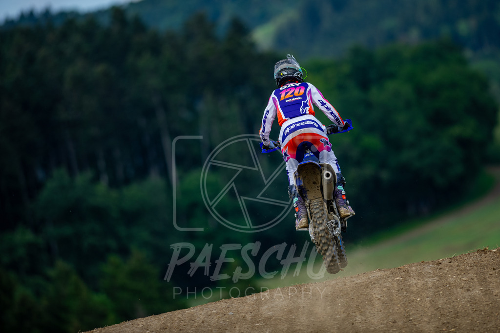 Lady (72) | Paeschuphoto Shop - Wer nicht sucht der auch nicht findet.Ob Motocrossbilder oder von einem besuchtem Spiel, Hauptsache Action. - Realisiert mit Pictrs.com