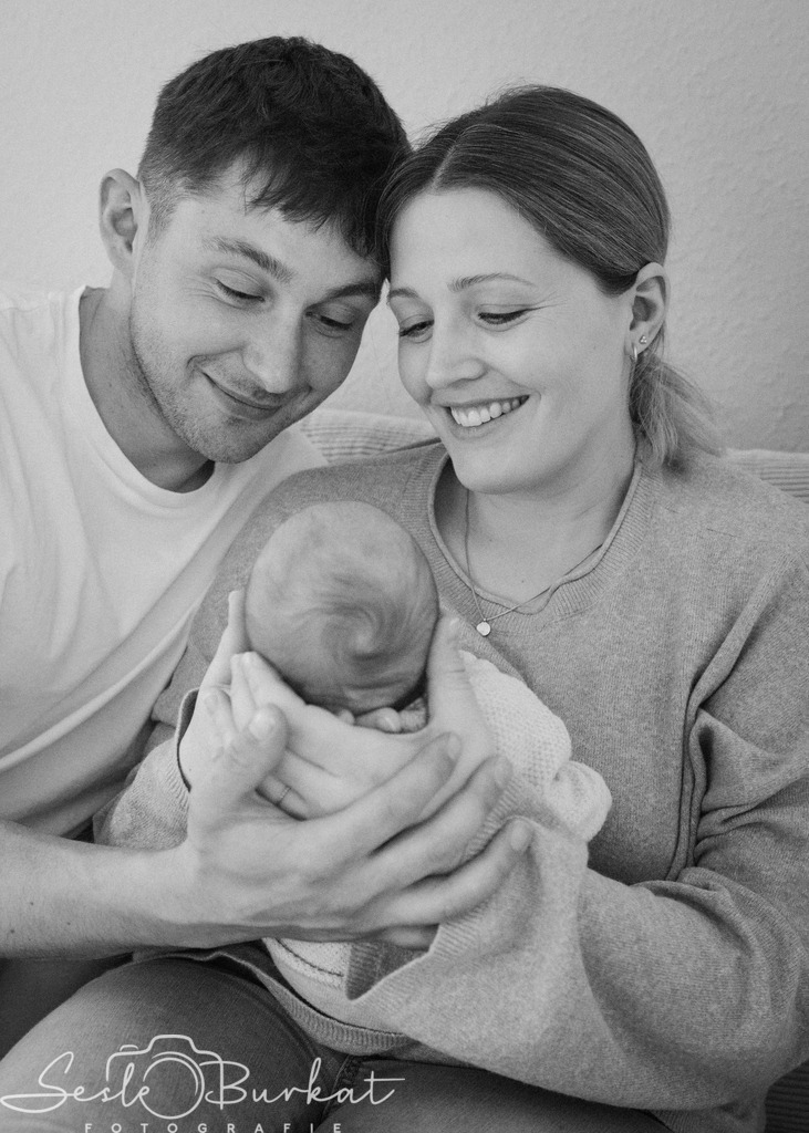 20260417-0G3A0696-2 | Authentische, natürliche und emotionale Fotoshootings auf der Nordseeinsel Föhr. Als Fotografin halte ich deine schönsten Momente in einzigartigen Neugeborenen-, Familien-, Paar- und Einzelshootings fest. Jetzt einen Termin vereinbaren!