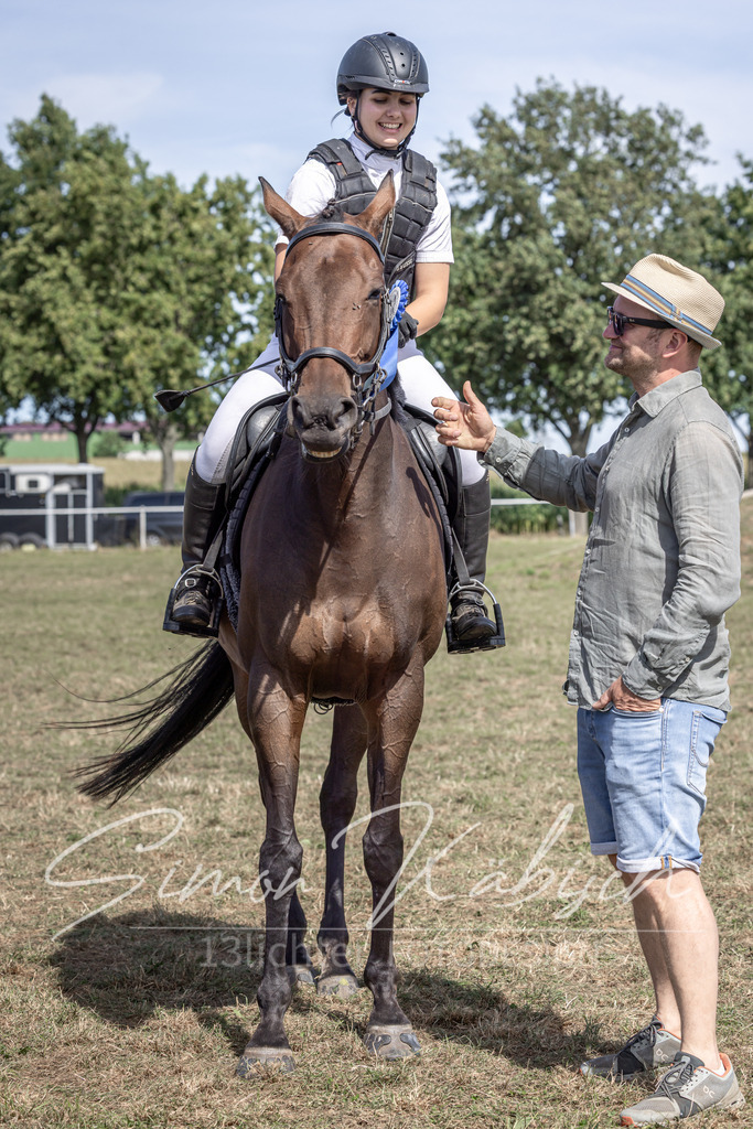 20250907-_3LI0201 | Tierfotografie Pferde, Hunde, Katzen, Haustiere.
Turnierfotografie Reitturniere, Reiten, Springreiten, Dressur in Hanau, dem Main-Kinzig-Kreis und dem Rhein-Main- Gebiet um Frankfurt