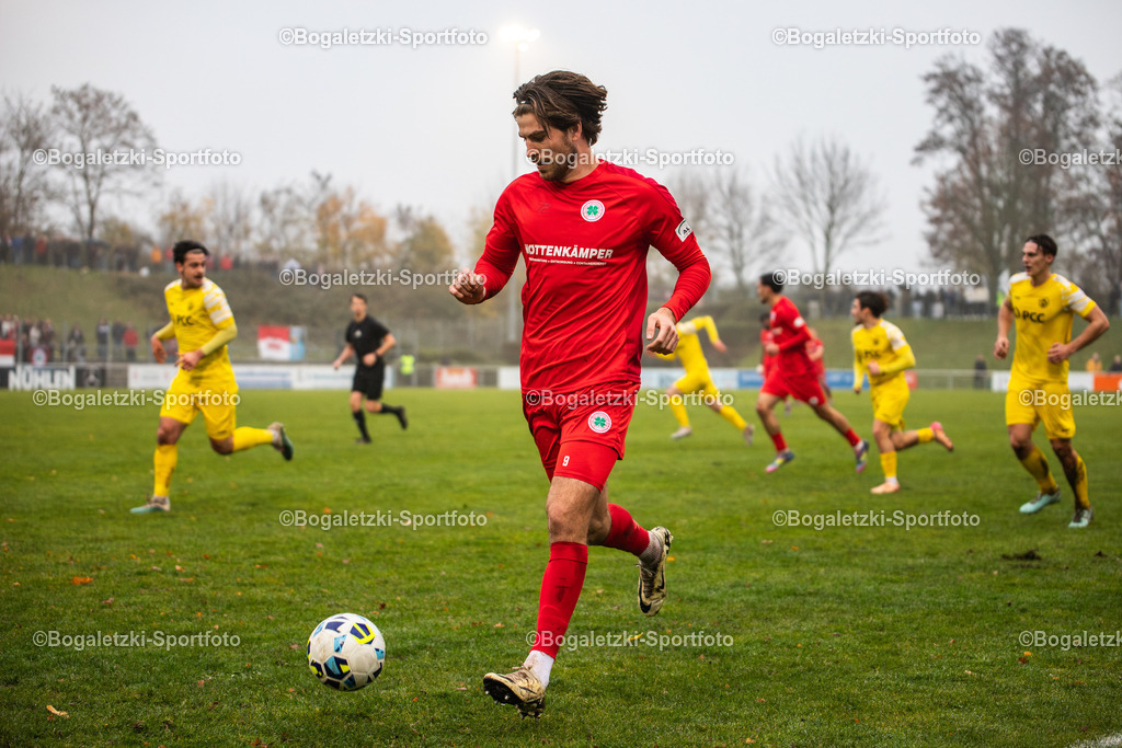 Christopher Schepp | 15.11.2025, Fussball, Niederrheinpokal, VfB Homberg - Rot-Weiß Oberhausen: Christopher Schepp (Rot-Weiß Oberhausen #9) am Ball - Realisiert mit Pictrs.com