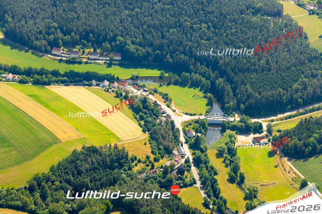 Das Luftbild zeigt :  Trausnitz - Die Luftaufnahme wurde 2023 vom UL-Flugzeug aus erstellt ( keine Drohne ) - Hochauflösende Luftaufnahme - Für grossformatige Ausdrucke geeignet. Die Geschenkidee !Mit Lizenz und Bildrechte bestellbar