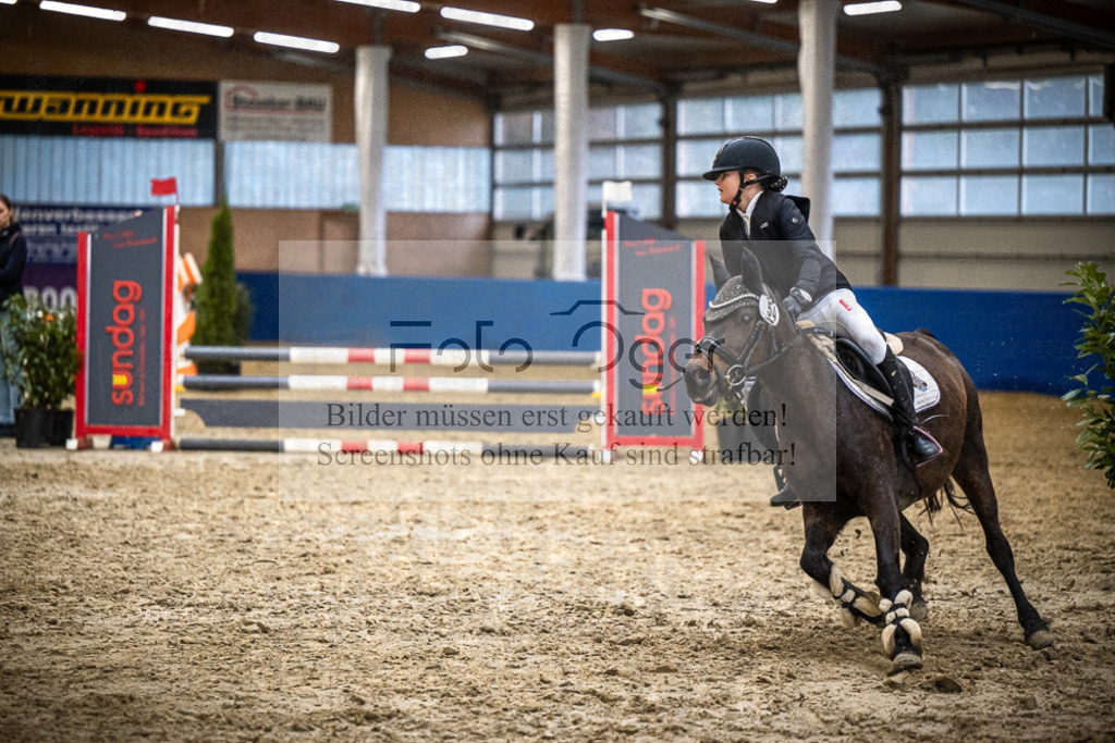 DOS_1002 | Entdecke hochwertige Reitturnierfotos von Foto Oger. Professionell, emotional und authentisch – jetzt Lieblingsmomente im Shop bestellen.Deutschlandweite Turnierfotografie. - Realisiert mit Pictrs.com