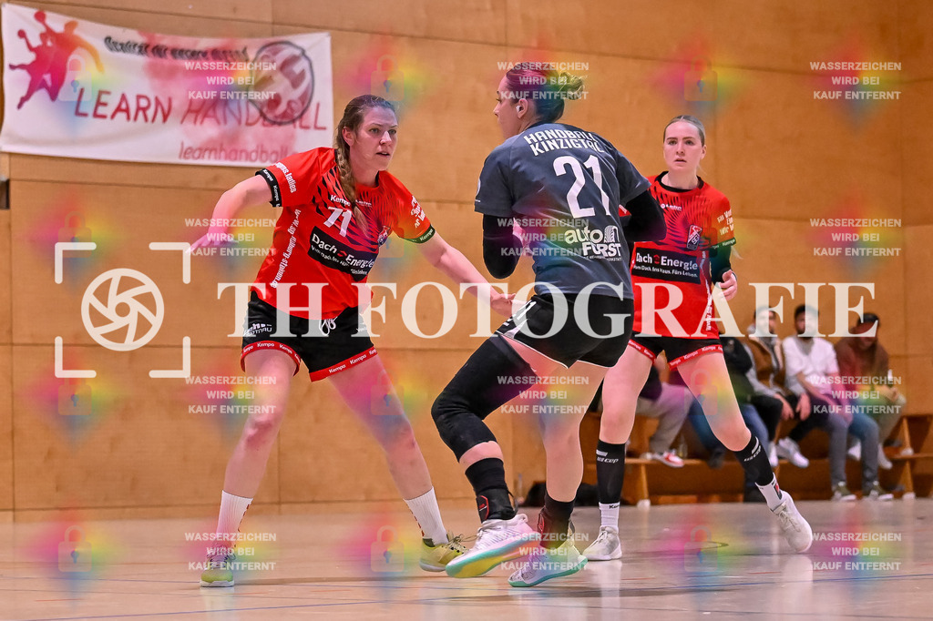 GER, SG Maulburg/Steinen - HB Kinzigtal, Handball, Suedbadenliga, 22. Spieltag, Saison 2023/2024, 27.04.2024 | Sabrina Gruber (SG Maulburg/Steinen, #71) erwartet Vanessa Haas (HB Kinzigtal, #21)

GER, SG Maulburg/Steinen - HB Kinzigtal, Handball, Suedbadenliga, 22. Spieltag, Saison 2023/2024, 27.04.2024

Foto: TH Fotografie/Thomas Hess