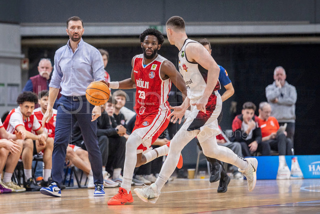 Barmer 2. Basketball Bundesliga ProA: Bayer Giants Leverkusen vs. RheinStars Koeln, 04.04.26 | Leverkusen, 04.04.26 - Michael Jordan Miller (RheinStars Köln, 23) während des Spiels der Barmer 2. Basketball Bundesliga ProA: Bayer Giants Leverkusen vs. RheinStars Koeln in der Ostermann Arena in Leverkusen.