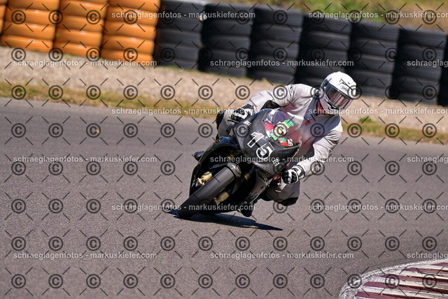 26bt05-1351 | markuskiefer.com - Realisiert mit Pictrs.com