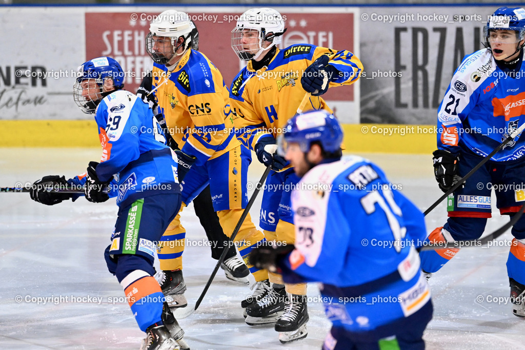 ESC SPARKASSE STEINDORF vs. 1. EHC ALTHOFEN | #11 Witting Samuel EHC Althofen, #24 Rainer Oliver EHC Althofen, #21 Walder Patrik ESC Steindorf, #69 Kreuzer Philipp ESC Steindorf, ESC SPARKASSE STEINDORF vs. 1. EHC ALTHOFEN, ESC SPARKASSE STEINDORF vs. 1. EHC ALTHOFEN am 30.11.2025 in Steindorf (Ossiachersee Halle), Austria, (Photo by Bernd Stefan)