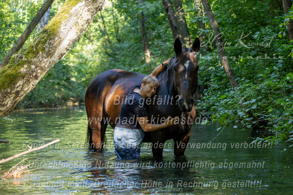 Auswahl_Photographie_Nadja_Kienast__IE_8541-Verbessert-RR | Ich biete Ihnen einzigartige und individuelle Fotoshootings mit Ihren Tieren.
In individuellen Coachings lernen Sie, wie sie von Ihrem Pferd, Ihrer Katze, Ihrem Hund oder einfach Ihrem persönlichen Lieblingstier eindrucksvolle Fotos machen können.
