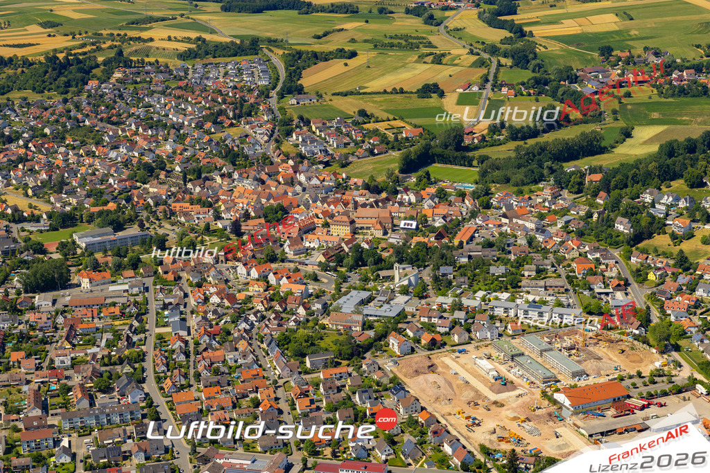 Das Luftbild der Stadt Neunkirchen am Brand wurde 2022 vom Flugzeug heraus erstellt (keine Drohnen-Aufnahmen) Aufnahmehöhe ca.450 Meter- hohe Bildauflösung und Druck-Qualität. Garantiert!