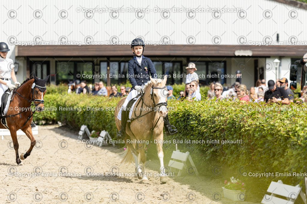 CL5A1292 | Emilia Reinking Fotografie - Realisiert mit Pictrs.com