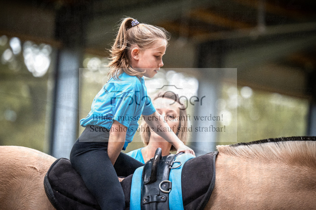 DOS_0185 | Entdecke hochwertige Reitturnierfotos von Foto Oger. Professionell, emotional und authentisch – jetzt Lieblingsmomente im Shop bestellen.Deutschlandweite Turnierfotografie. - Realisiert mit Pictrs.com