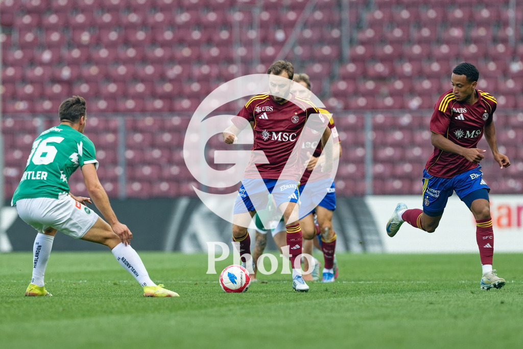 Brack Super League - Servette FC v FC Saint-Gall | Timothe Cognat (8 Servette FC) in action (close up) during the Brack Super League match between Servette FC and FC Saint-Gall at Stade de Geneve in Geneva, Switzerland