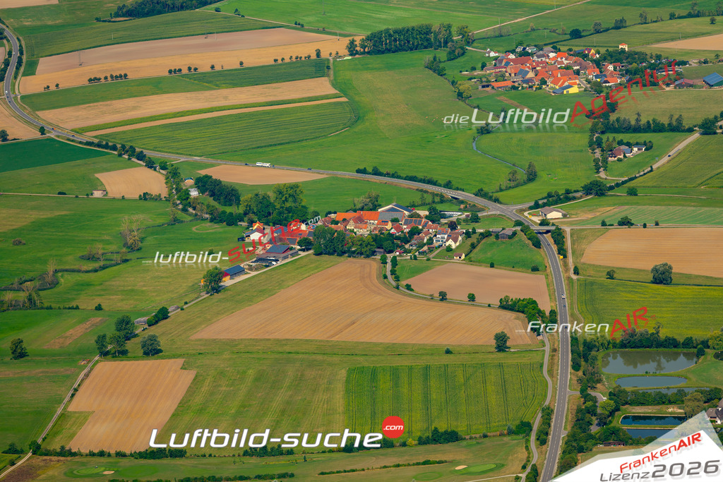 Das Luftbild zeigt : Unterfelden Colmberg - Die Luftaufnahme wurde 2024 vom UL-Flugzeug aus erstellt ( keine Drohne ) - Hochauflösende Luftaufnahme - Für grossformatige Ausdrucke geeignet. Die Geschenkidee !Mit Lizenz und Bildrechte bestellbar