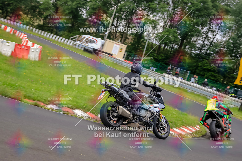 VBK-6231 | Hier findet Ihr Bilder von Touristenfahrten auf der Nürburgring Nordschleife oder von anderen Veranstaltungen die ich besucht habe. Viel Spass beim Durch Schauen 