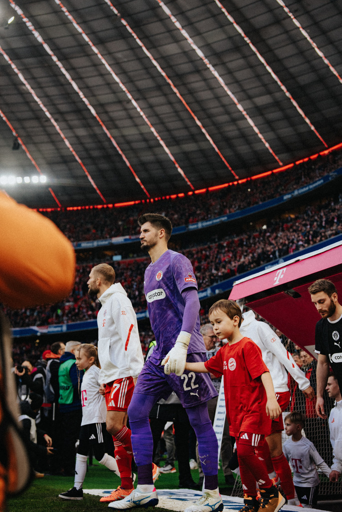 _STP8374 | Der offizielle Shop für FC St. Pauli Fotos. Wähle aus Spielszenen & Fanmomenten dein FCSP Wunschformat. Wir liefern Millerntor-Atmosphäre.