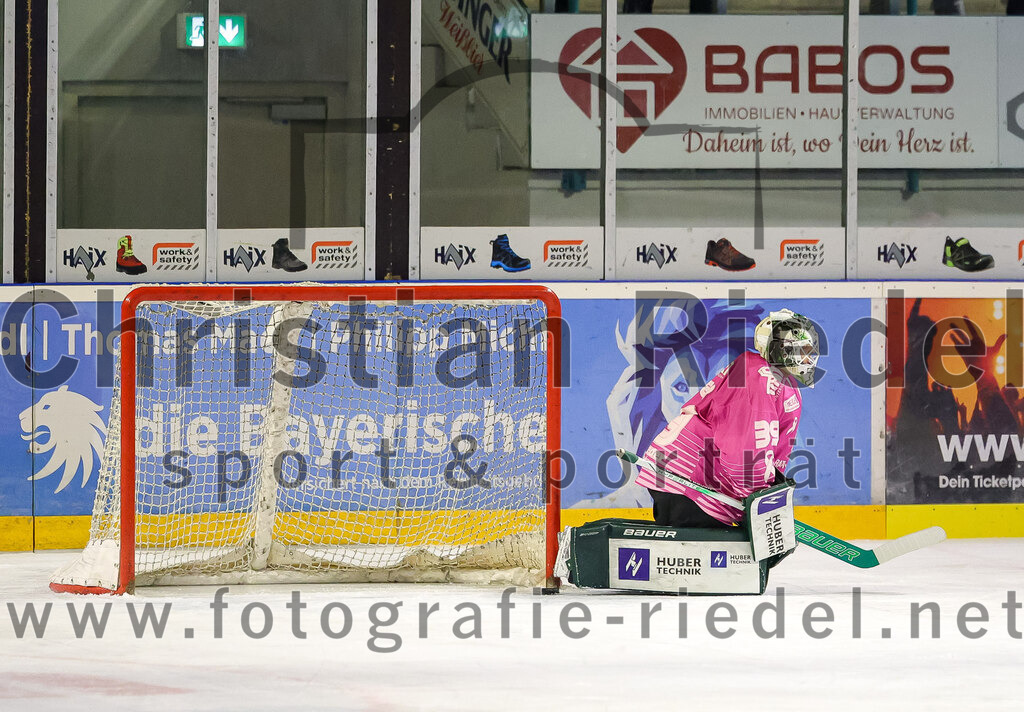 2025-10-10_157_TSV_Erding_gegen_onesto_Tigers_Bayreuth | Erding, Deutschland, 10.10.2025:Eishockey, Oberliga Süd 2025 / 2026, 7. Spieltag, TSV Erding gegen onesto Tigers Bayreuth, Endergebnis: 2:5Torwart Leon Meder (Erding Gladiators, #39)Foto: Christian Riedel / fotografie-riedel.net