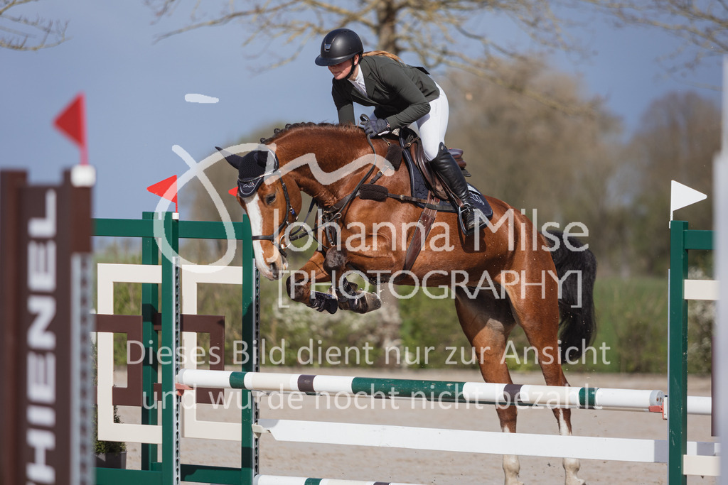 230425_Lemwerder_SprPf-A1St-115 | Deine schönsten Turniermomente als professionelle Fotos! Entdecke hochwertige Pferdesport-Fotografie im Online-Shop. Jetzt Fotos finden & bestellen!