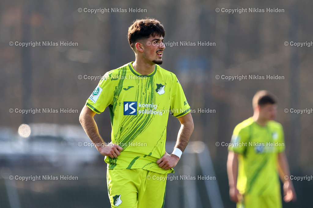 NH_HamburgerSVU19_TSG1899HoffenheimU19_U19DFBNachwuchsliga_09032025 | #7 Leonard Krasniqi (TSG 1899 Hoffenheim U19)Fußball I Junioren I U19 DFB-Nachwuchsliga I Saison 2024-2025 I Hauptrunde Liga A, Gruppe C, 6. Spieltag I Hamburger SV U19 - TSG 1899 Hoffenheim U19 I 09.03.2025 I Alexander-Otto-Akademie