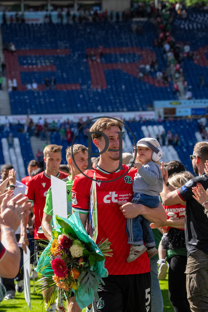 Hannover 96 vs SpVgg Fürth – 2. Bundesliga – 11.05.2025 | Szene aus dem 2. Bundesliga-Spiel des 33. Spieltags zwischen Hannover 96 und der SpVgg Früth am 11 Mai 2025 in der Heinz von Heiden Arena in Hannover. Endstand: 1:1. Fotografiert von Philipp Heist. - Realisiert mit Pictrs.com