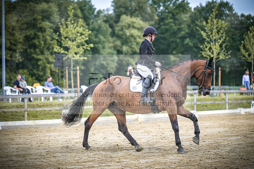 DOS_1246 | Entdecke hochwertige Reitturnierfotos von Foto Oger. Professionell, emotional und authentisch – jetzt Lieblingsmomente im Shop bestellen. - Realisiert mit Pictrs.com