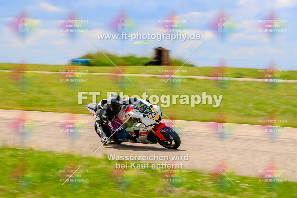 MotoTeam-0470 | Hier findet Ihr Bilder von Touristenfahrten auf der Nürburgring Nordschleife oder von anderen Veranstaltungen die ich besucht habe. Viel Spass beim Durch Schauen 