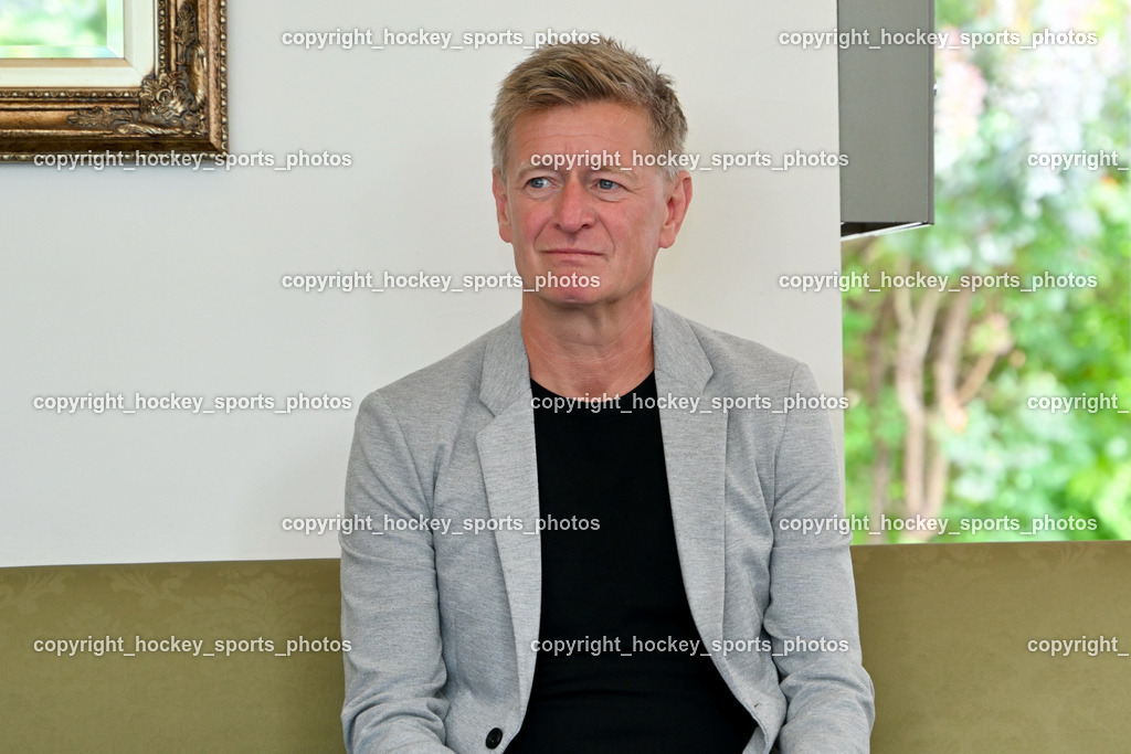 Pressekonferenz Ferlach Damen Handball | Landessportdirektor Kärnten Arno Arthofer,  Pressekonferenz Ferlach Damen Handball, PK SC Ferlach Damen Europa Cup  am 15.09.2023 in Ferlach (Cafe Peterlin), Austria, (Photo by Bernd Stefan)