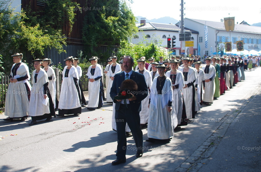 IMGP4225 | fotografiert von Axel PollmannLeonhardi Wallfahrt Benediktbeuern und Murnau, Fronleichnam, Fasching, Landschaft im Loisachtal und Benediktbeuern  - Realisiert mit Pictrs.com