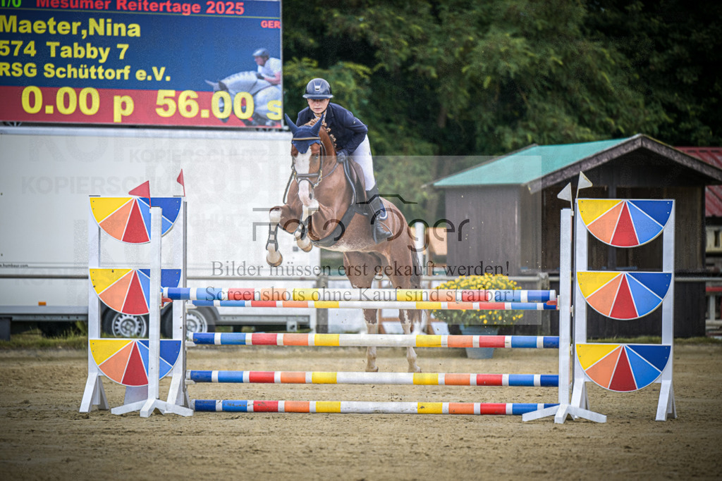 DOS_4379 | Entdecke hochwertige Reitturnierfotos von Foto Oger. Professionell, emotional und authentisch – jetzt Lieblingsmomente im Shop bestellen.Deutschlandweite Turnierfotografie. - Realisiert mit Pictrs.com