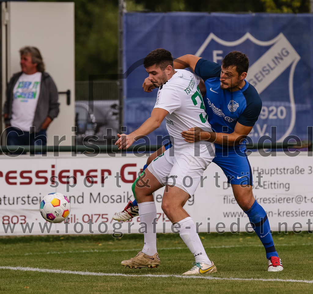 2023-10-14_066_FC_Langengeisling_gegen_TSV_Siegsdorf | Erding, Deutschland, 14.10.2023:
Fußball, Bezirksliga Oberbayern Ost 2023 / 2024, 13. Spieltag, FC Langengeisling gegen TSV Siegsdorf, Endergebnis: 3:0

Stefan Mauerkirchner (TSV Siegsdorf, #33), Andreas Buchberger (FC Langengeisling, #5)

Foto: Christian Riedel / fotografie-riedel.net