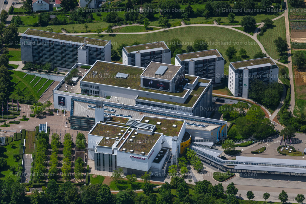 4046673 | STUTTGART 19.07.2021 Gebäude des Kinos - Lichtspieltheater " CinemaxX Stuttgart SI-Centrum " an der Plieninger Straße im Ortsteil Sternhäule in Stuttgart im Bundesland Baden-Württemberg, Deutschland. Weiterführende Informationen bei: CinemaxX Entertainment GmbH & Co. KG,  SI-Erlebnis-Centrum Stuttgart GmbH. // Building of the cinema - movie theater " CinemaxX Stuttgart SI-Centrum " on street Plieninger Strasse in the district Sternhaeule in Stuttgart in the state Baden-Wuerttemberg, Germany. Further information at: CinemaxX Entertainment GmbH & Co. KG,  SI-Erlebnis-Centrum Stuttgart GmbH. Foto: Gerhard Launer