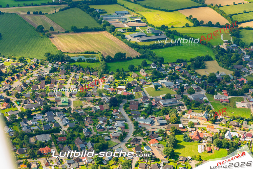 Bild der Stadt Timmaspe - Die Luftaufnahme wurde 2025 vom UL-Flugzeug heraus erstellt ( keine Drohne ) - Hochauflösende Luftaufnahme - für professionelle Ausdrucke geeignet. Die Geschenkidee !Hier alle&nbsp;Infos zur Lizenzierung der LuftaufnahmeWir fliegen auch dieses Jahr wieder in Ihre Region um Luftbilder zu erstellen.- Luftbild anfragen