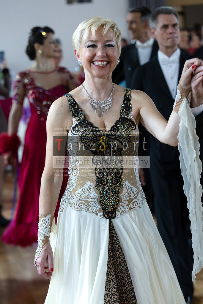 20240525_RL-Masters3-Std_5271 | Tanzsportbilder, Standardtanz, Lateintanz, WDSF, DTV, LTVB, dancecomp, goc, hessen tanzt, blaues band der spree, walzer, tango, wiener walzer, slowfox, quickstepp, samba, rumba, cha-cha-cha, paso doble. jive, hd-kroft photography, turniertanzsport