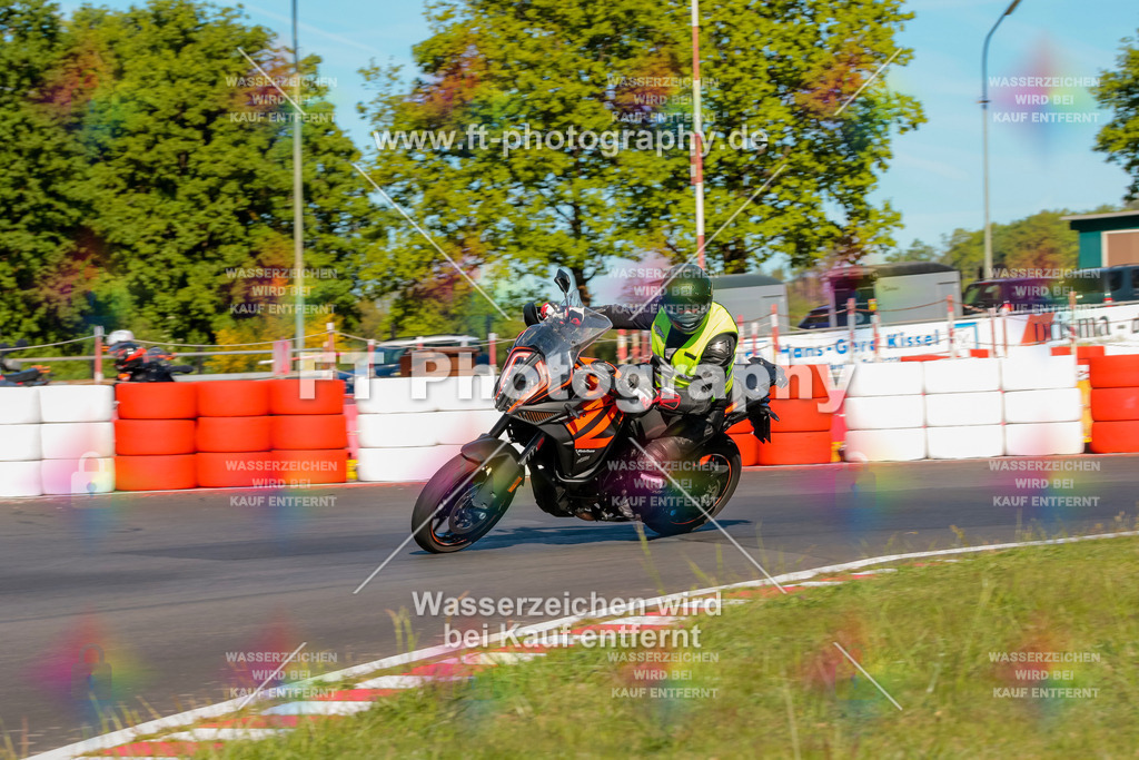 Moto-TeamOBK-21126 | Hier findet Ihr Bilder von Touristenfahrten auf der Nürburgring Nordschleife oder von anderen Veranstaltungen die ich besucht habe. Viel Spass beim Durch Schauen 