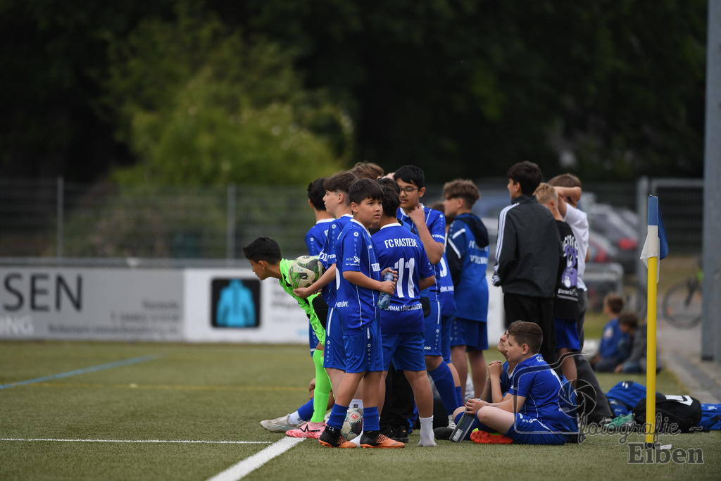 FC Rastede-JSG Esens/Dornum | B-Jugend Bezirksliga; FC Rastede (blau)-JSG Esens/Dornum (weiß) am 24.05.2025 in Rastede (Sportanlage Kötterswegs), Photo: Philip Eiben 2025 - Realisiert mit Pictrs.com