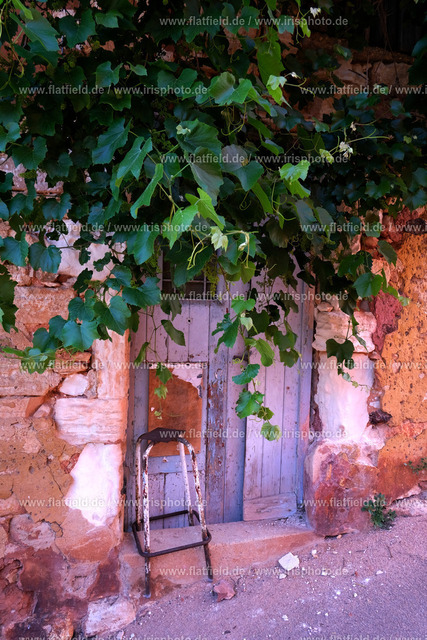 Bunte Hauswand in Roussillon | Foto aus Roussillon in der Provence