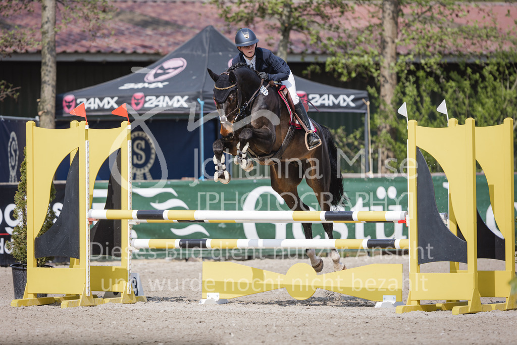 220426_Mühlen_SprPfA2-225 | Late Entry Mühlen
26.04.2022
02 Springpferde-A** 4-6j