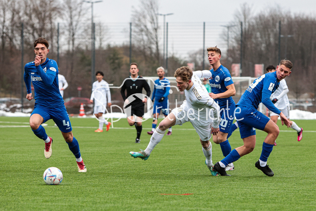 FC Bayern Amateure - Bahlinger SC | Zweikmapf im Mittelfeld / HEROLD (FCB #3)