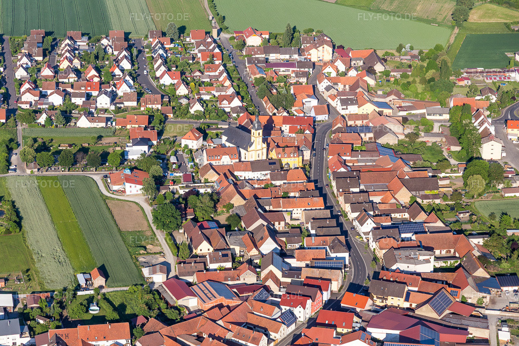 Luftbild: Ortsansicht im Ortsteil Unterspiesheim in Kolitzheim im Bundesland Bayern in Deutschland. Foto: IMG_100306.jpg vom 27.05.2017 durch Werner Riehm/FLY-FOTO.de