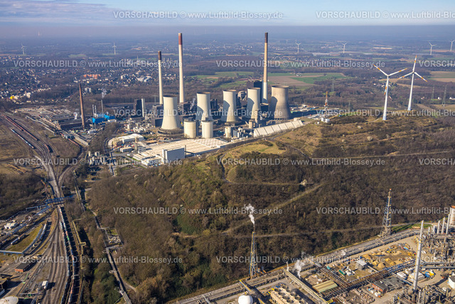 Gelsenkirchen240300139 | Luftbild, Uniper Kraftwerke Scholven, Schornsteine und Kühltürme, Windpark Halde Oberscholven, Windräder und Fernsicht, Scholven, Gelsenkirchen, Ruhrgebiet, Nordrhein-Westfalen, Deutschland