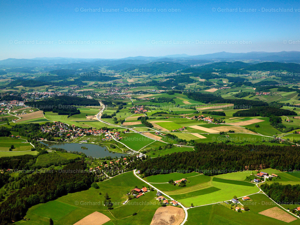 2724177 | RATZING 19.05.2007 Forstgebiete in einem Waldgebiet  in Ratzing im Bundesland Bayern, Deutschland // Forest areas in  in Ratzing in the state Bavaria, Germany Foto: Gerhard Launer