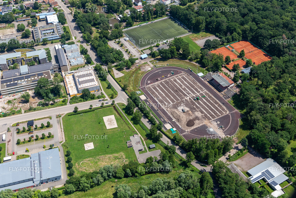 Bienwaldstadion, Neuanlage des Rasens | Luftbild: Bienwaldstadion, Neuanlage des Rasens in Kandel im Bundesland Rheinland-Pfalz in Deutschland. Foto: IMG_127265.jpg vom 26.06.2021 durch ©2025 Werner Riehm fly-foto.de/copyright - Realisiert mit Pictrs.com