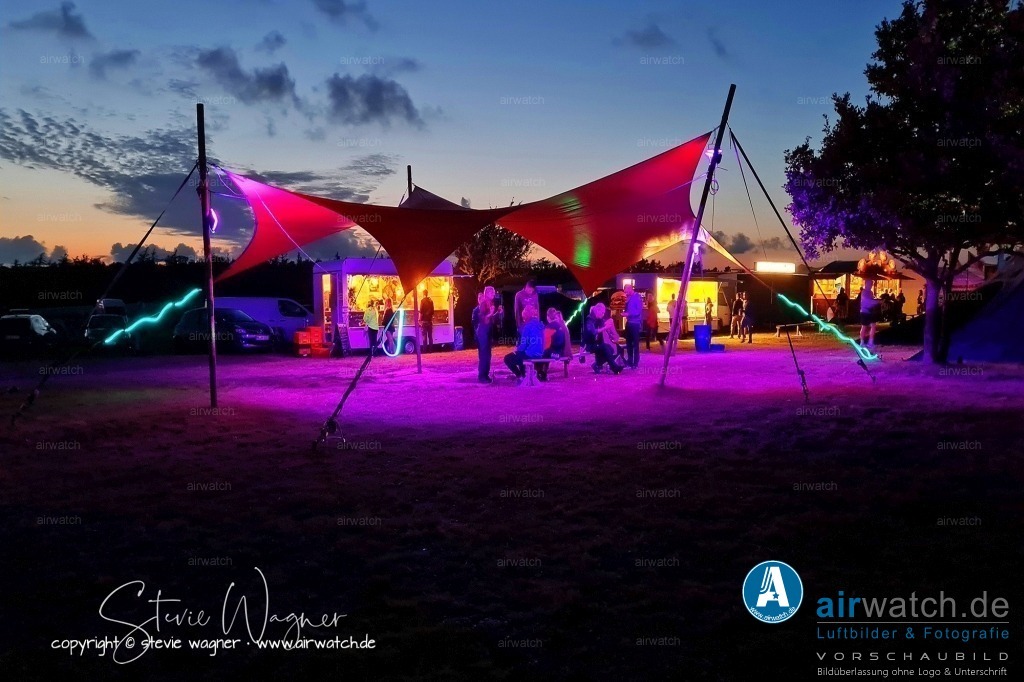 Bachblyten® Festival 2023 | Entdecken Sie atemberaubende Luftbilder und Fotografien auf airwatch.de - Tauchen Sie ein in eine Welt voller faszinierender Aufnahmen aus der Vogelperspektive.