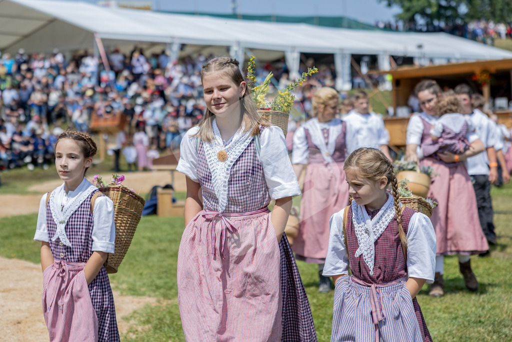 Rigi2026_5G_00022 | Die Schwinger des Schwyzer Kantonalen Schwingerverbandes: Fotos, die Dynamik und Leidenschaft festhalten, sowie emotionale Momente aus dem traditionellen Schwingsport zeigen. - Realisiert mit Pictrs.com