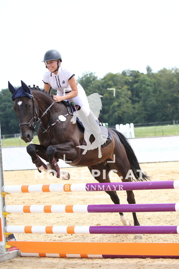 DL2Q4135 | Willkommen bei Brunnmayr - Design & Fotografie – Ihrem Spezialisten für Reitturniere und Pferdeveranstaltungen in Oberösterreich, Salzburg und Bayern! Seit über 17 Jahren sind wir leidenschaftlich dabei.