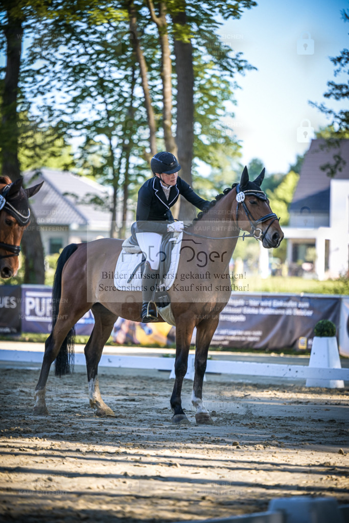 DOS_4562 | Entdecke hochwertige Reitturnierfotos von Foto Oger. Professionell, emotional und authentisch – jetzt Lieblingsmomente im Shop bestellen. - Realisiert mit Pictrs.com