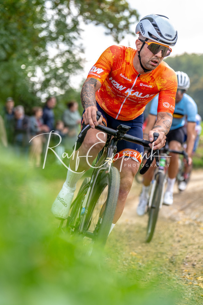 Ralf Eppink Photography 20251012_DSC03540 | Sportfotografie, Eventfotografie, Porträtfotografie, Radsport Fotograf, Triathlon Fotograf, Düsseldorf Fotograf, Köln Fotograf, Actionfotografie, Teamfotografie, Peoplefotografie, Business Portraits, Veranstaltungsfotografie, Reportagefotografie - Realisiert mit Pictrs.com