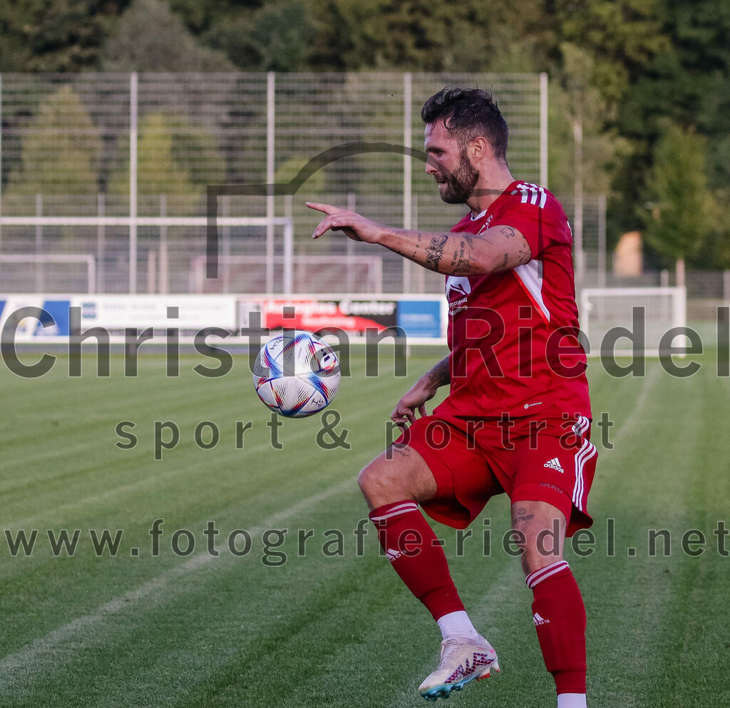 2023-08-11_084_FC_Finsing_gegen_SV_Eichenried | Finsing, Deutschland, 11.08.2023:
Fußball, Kreisliga 2023 / 2024, 4. Spieltag, FC Finsing gegen SV Eichenried, Endergebnis: 3:0

Markus Rickhoff (FC Finsing, #7)

Foto: Christian Riedel / fotografie-riedel.net
