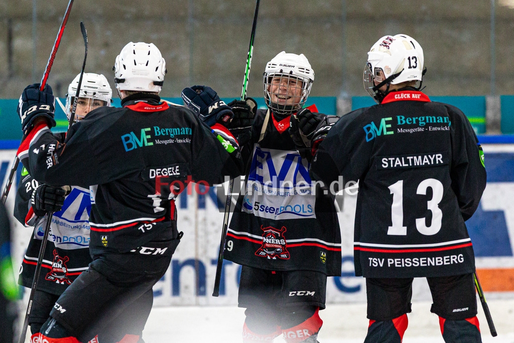 TSV Peißenberg Miners vs HC Landsberg | Eishockey Landesliga U15 2023/2024, TSV Peißenberg Miners vs HC Landsberg, 20240113,
,
2024-01-13 in Peißenberg (Eisstadion)

Copyright: WolfgangxLindner