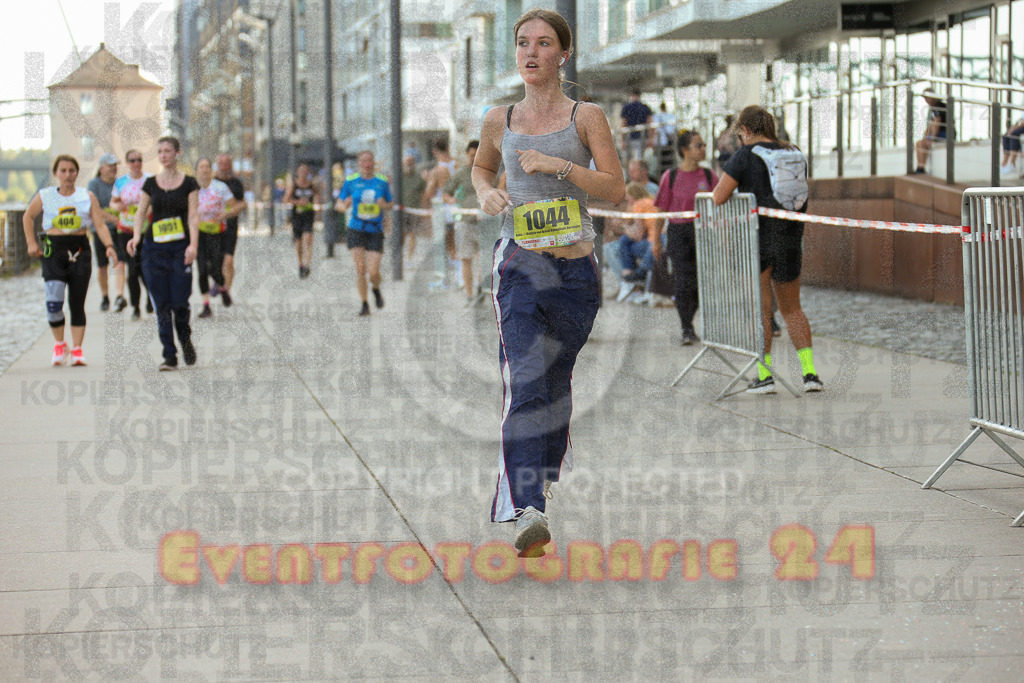 250920_1455_EX1_8243 | Sportfotografie im Rhein-Sieg Kreis, Köln, Bonn, NRW, Rheinland Pfalz, Hessen, etc. Unser Tätigkeitsfeld umfasst den Laufsport vom Volkslauf über den Marathon, Duathlon, Triathon bis zum Ultralauf wie Kölnpfad Ultra oder Schindertrail.